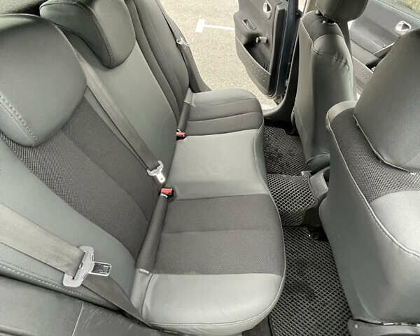 Сірий Рено Меган, об'ємом двигуна 1.39 л та пробігом 352 тис. км за 3999 $, фото 22 на Automoto.ua