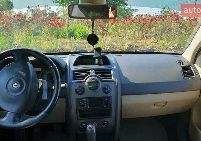 Серый Рено Меган, объемом двигателя 1.6 л и пробегом 173 тыс. км за 4999 $, фото 4 на Automoto.ua