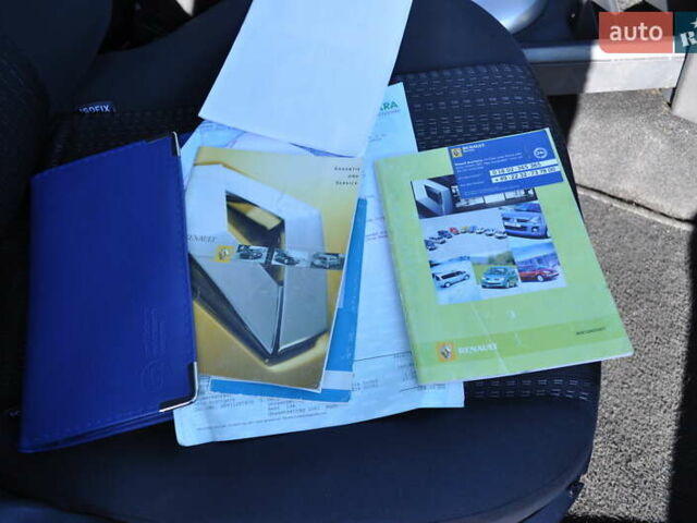 Рено Меган 2006 в Киеве на Automoto.ua Серый Рено Меган, объемом двигателя 1.6 л и пробегом 185 тыс. км за 6300 $, фото 38 на Automoto.ua