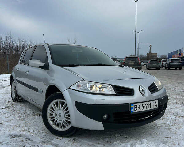 Серый Рено Меган, объемом двигателя 1.6 л и пробегом 267 тыс. км за 3499 $, фото 6 на Automoto.ua