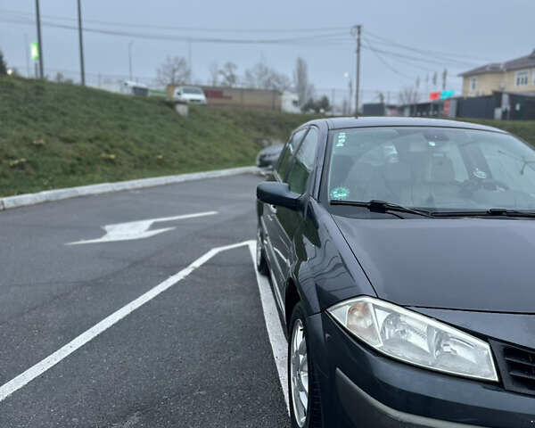 Серый Рено Меган, объемом двигателя 1.46 л и пробегом 327 тыс. км за 3700 $, фото 1 на Automoto.ua