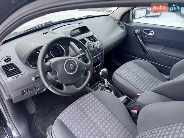 Сірий Рено Меган, об'ємом двигуна 1.6 л та пробігом 242 тис. км за 5750 $, фото 32 на Automoto.ua