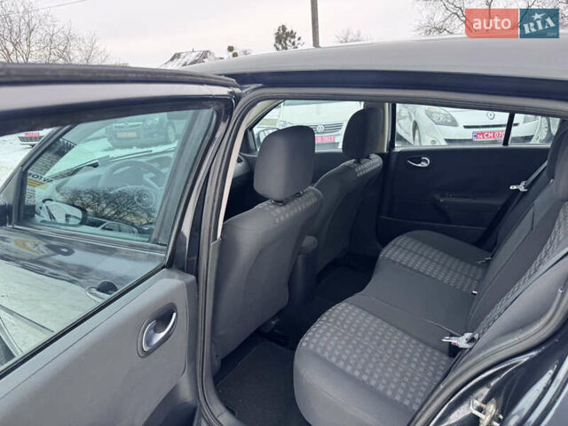 Сірий Рено Меган, об'ємом двигуна 1.6 л та пробігом 242 тис. км за 5750 $, фото 37 на Automoto.ua