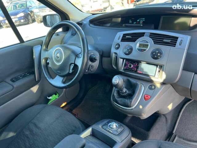 Сірий Рено Меган, об'ємом двигуна 2 л та пробігом 286 тис. км за 5790 $, фото 40 на Automoto.ua