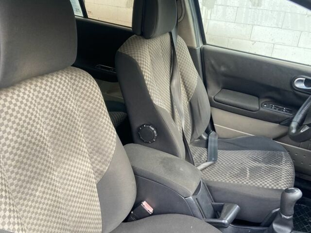 Серый Рено Меган, объемом двигателя 1.5 л и пробегом 235 тыс. км за 1600 $, фото 11 на Automoto.ua