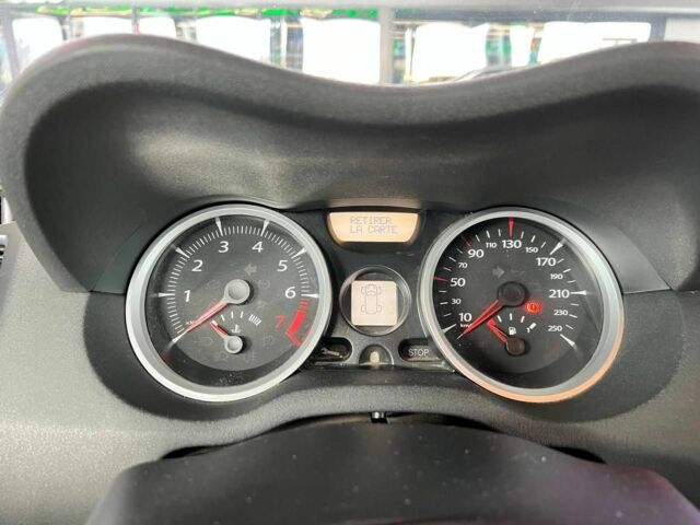 Серый Рено Меган, объемом двигателя 1.6 л и пробегом 176 тыс. км за 4600 $, фото 6 на Automoto.ua