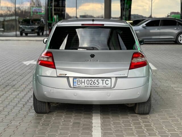 Серый Рено Меган, объемом двигателя 1.6 л и пробегом 176 тыс. км за 4600 $, фото 2 на Automoto.ua