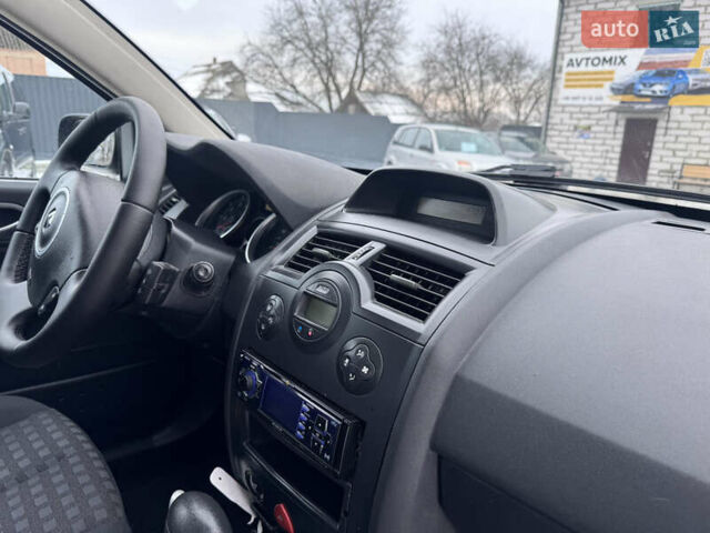 Сірий Рено Меган, об'ємом двигуна 1.6 л та пробігом 242 тис. км за 5750 $, фото 45 на Automoto.ua