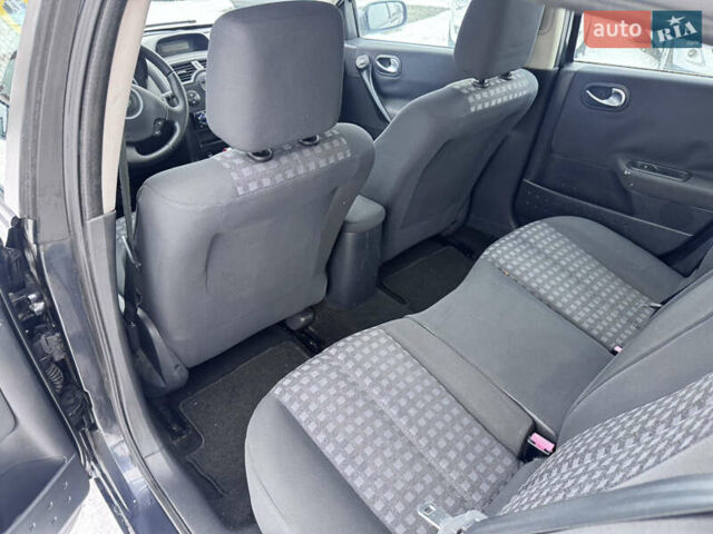 Сірий Рено Меган, об'ємом двигуна 1.6 л та пробігом 242 тис. км за 5750 $, фото 35 на Automoto.ua