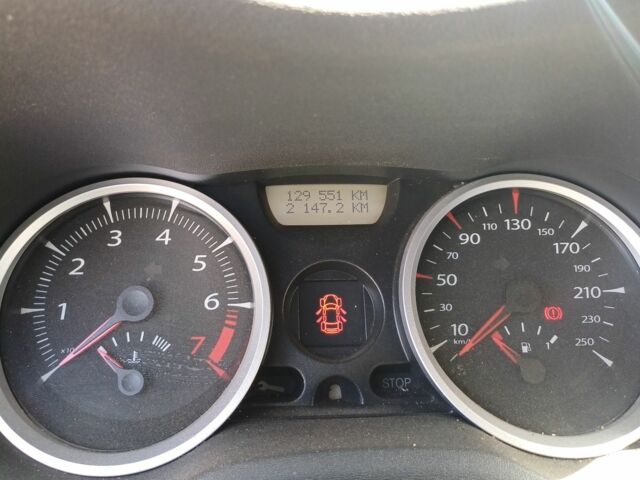 Серый Рено Меган, объемом двигателя 1.6 л и пробегом 139 тыс. км за 5200 $, фото 4 на Automoto.ua