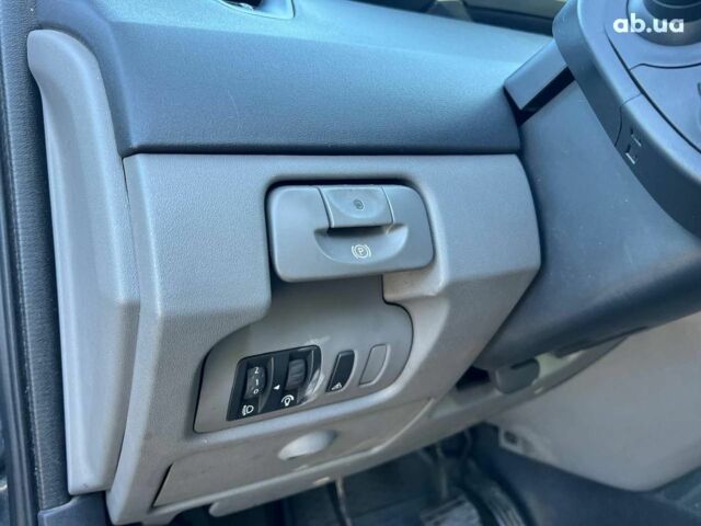 Сірий Рено Меган, об'ємом двигуна 2 л та пробігом 286 тис. км за 5790 $, фото 16 на Automoto.ua