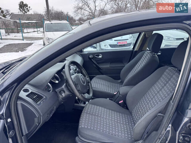 Сірий Рено Меган, об'ємом двигуна 1.6 л та пробігом 242 тис. км за 5750 $, фото 31 на Automoto.ua