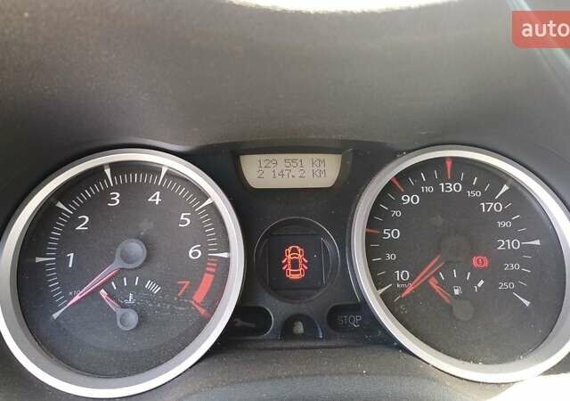 Серый Рено Меган, объемом двигателя 1.6 л и пробегом 139 тыс. км за 5200 $, фото 3 на Automoto.ua