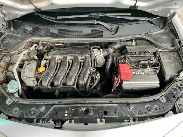 Серый Рено Меган, объемом двигателя 1.6 л и пробегом 176 тыс. км за 4600 $, фото 7 на Automoto.ua