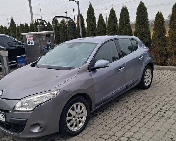 Серый Рено Меган, объемом двигателя 1.9 л и пробегом 350 тыс. км за 3950 $, фото 2 на Automoto.ua