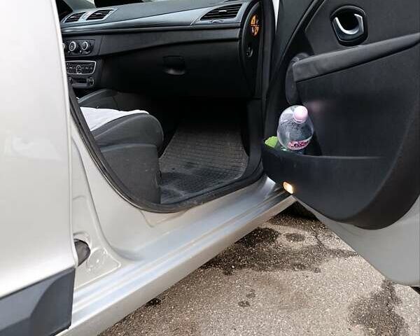 Серый Рено Меган, объемом двигателя 1.6 л и пробегом 176 тыс. км за 6700 $, фото 19 на Automoto.ua