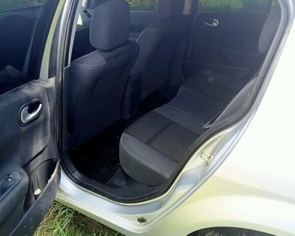 Серый Рено Меган, объемом двигателя 1.6 л и пробегом 277 тыс. км за 4600 $, фото 5 на Automoto.ua