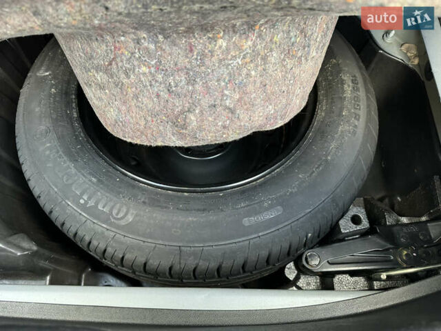 Серый Рено Меган, объемом двигателя 1.6 л и пробегом 153 тыс. км за 7650 $, фото 28 на Automoto.ua