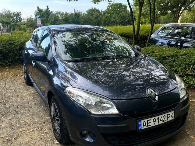 Сірий Рено Меган, об'ємом двигуна 1.5 л та пробігом 275 тис. км за 4100 $, фото 2 на Automoto.ua