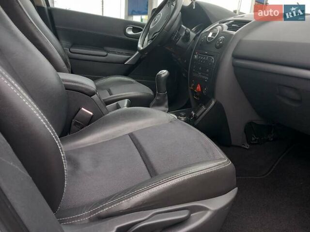 Серый Рено Меган, объемом двигателя 1.6 л и пробегом 224 тыс. км за 5200 $, фото 16 на Automoto.ua