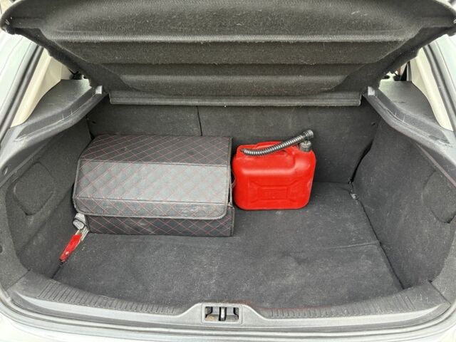 Сірий Рено Меган, об'ємом двигуна 1.6 л та пробігом 176 тис. км за 6700 $, фото 6 на Automoto.ua