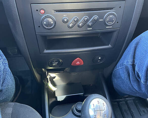 Серый Рено Меган, объемом двигателя 1.6 л и пробегом 188 тыс. км за 4400 $, фото 5 на Automoto.ua