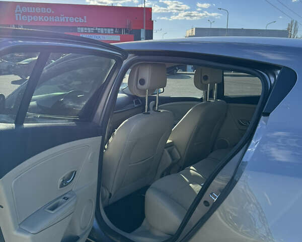 Серый Рено Меган, объемом двигателя 1.9 л и пробегом 238 тыс. км за 5400 $, фото 16 на Automoto.ua