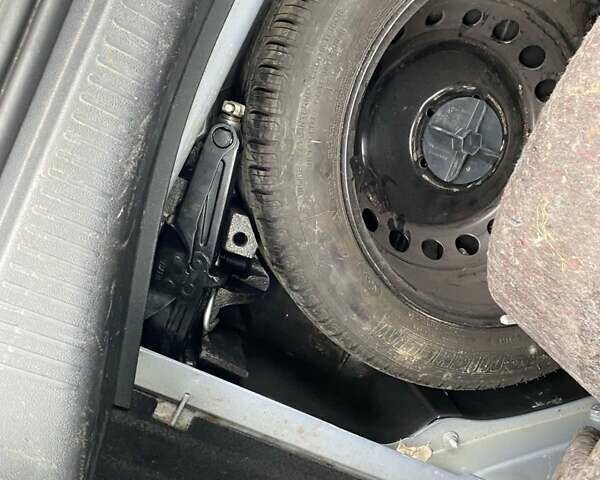 Сірий Рено Меган, об'ємом двигуна 1.6 л та пробігом 203 тис. км за 7450 $, фото 6 на Automoto.ua