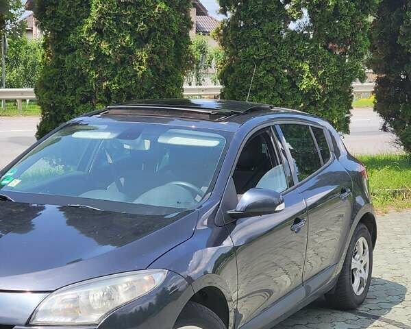 Сірий Рено Меган, об'ємом двигуна 1.6 л та пробігом 251 тис. км за 5850 $, фото 2 на Automoto.ua