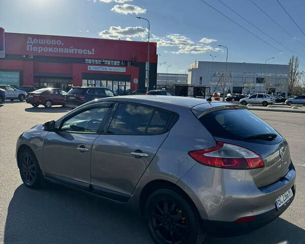 Серый Рено Меган, объемом двигателя 1.9 л и пробегом 238 тыс. км за 5400 $, фото 17 на Automoto.ua