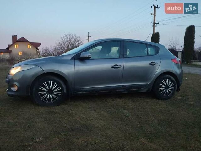 Сірий Рено Меган, об'ємом двигуна 1.46 л та пробігом 290 тис. км за 5300 $, фото 1 на Automoto.ua