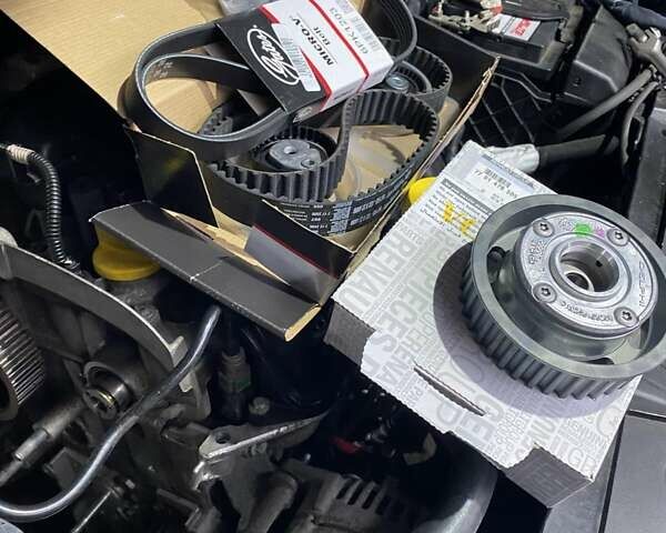 Сірий Рено Меган, об'ємом двигуна 1.6 л та пробігом 203 тис. км за 7450 $, фото 25 на Automoto.ua