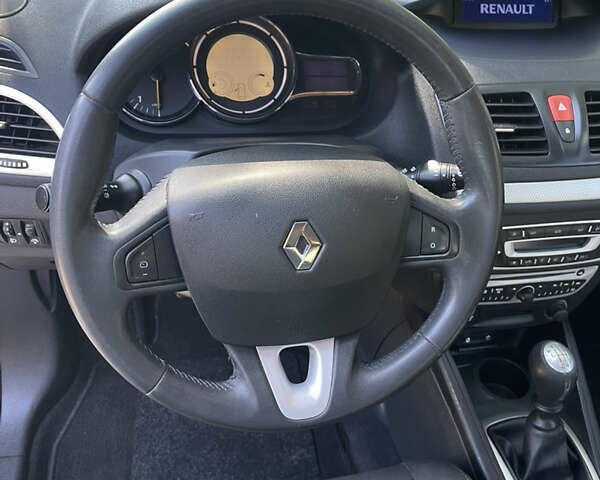 Сірий Рено Меган, об'ємом двигуна 1.5 л та пробігом 270 тис. км за 5800 $, фото 86 на Automoto.ua