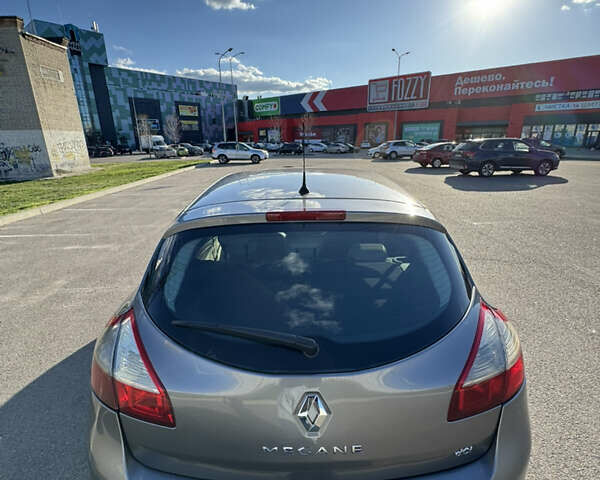 Серый Рено Меган, объемом двигателя 1.9 л и пробегом 238 тыс. км за 5400 $, фото 7 на Automoto.ua