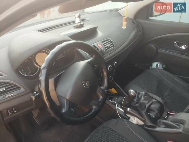 Рено Меган 2008 в Днепре (Днепропетровске) на Automoto.ua Серый Рено Меган, объемом двигателя 1.46 л и пробегом 330 тыс. км за 6500 $, фото 1 на Automoto.ua