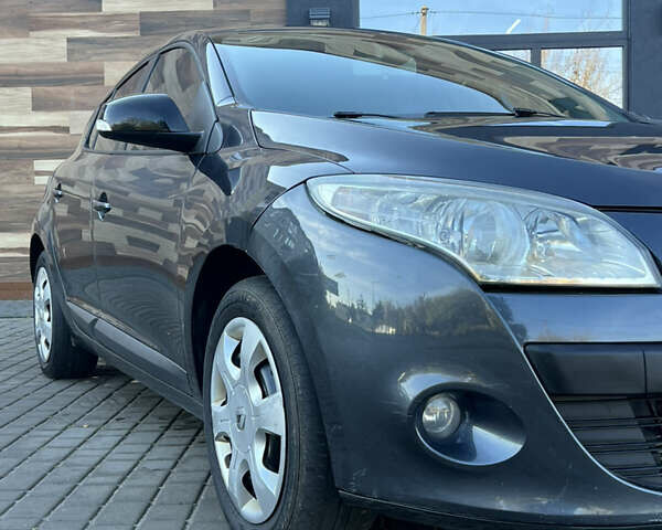 Рено Меган 2008 в Владимир-Волынский на Automoto.ua Серый Рено Меган, объемом двигателя 1.5 л и пробегом 248 тыс. км за 6100 $, фото 1 на Automoto.ua
