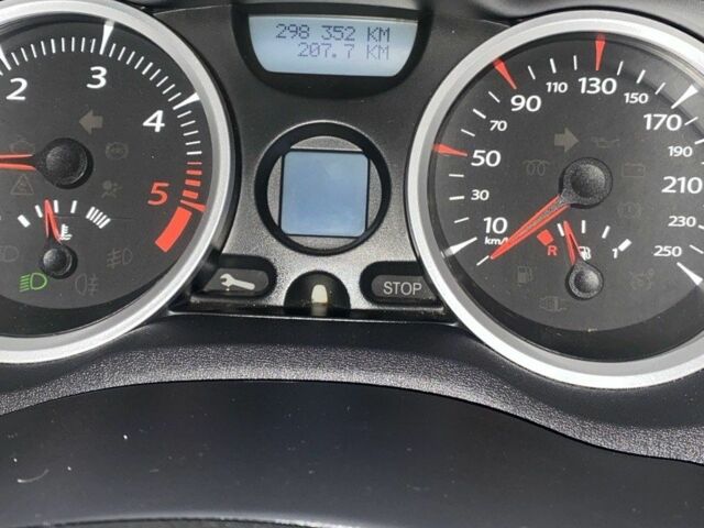 Серый Рено Меган, объемом двигателя 1.5 л и пробегом 298 тыс. км за 5500 $, фото 7 на Automoto.ua