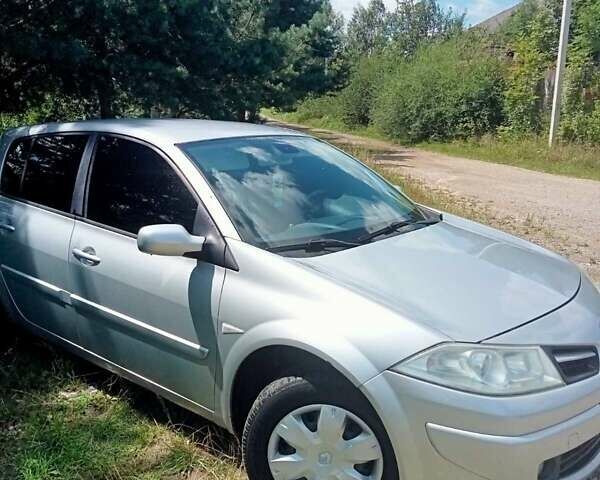 Серый Рено Меган, объемом двигателя 1.6 л и пробегом 277 тыс. км за 4600 $, фото 1 на Automoto.ua