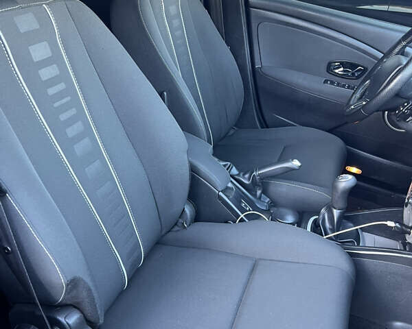 Рено Меган 2008 в Владимир-Волынский на Automoto.ua Серый Рено Меган, объемом двигателя 1.5 л и пробегом 248 тыс. км за 6100 $, фото 21 на Automoto.ua