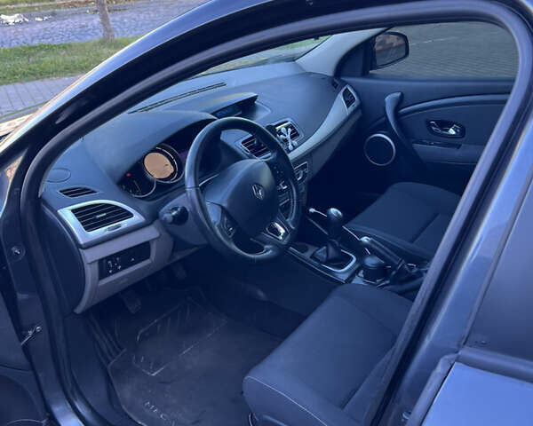 Рено Меган 2008 в Владимир-Волынский на Automoto.ua Серый Рено Меган, объемом двигателя 1.5 л и пробегом 248 тыс. км за 6100 $, фото 18 на Automoto.ua