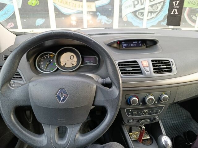 Сірий Рено Меган, об'ємом двигуна 1.6 л та пробігом 176 тис. км за 6700 $, фото 5 на Automoto.ua