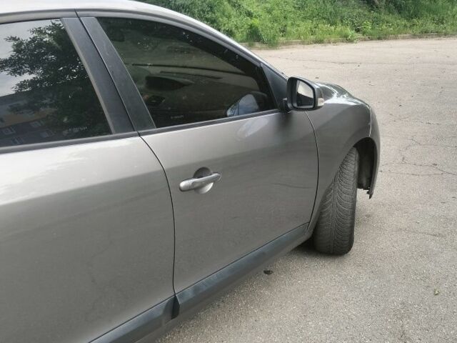 Серый Рено Меган, объемом двигателя 1.5 л и пробегом 350 тыс. км за 5700 $, фото 4 на Automoto.ua