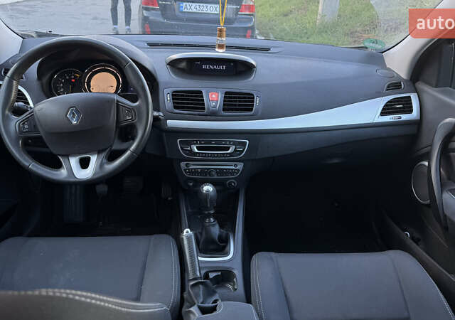 Рено Меган 2008 в Харькове на Automoto.ua Серый Рено Меган, объемом двигателя 1.6 л и пробегом 192 тыс. км за 6000 $, фото 10 на Automoto.ua