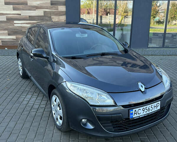 Рено Меган 2008 в Владимир-Волынский на Automoto.ua Серый Рено Меган, объемом двигателя 1.5 л и пробегом 248 тыс. км за 6100 $, фото 2 на Automoto.ua