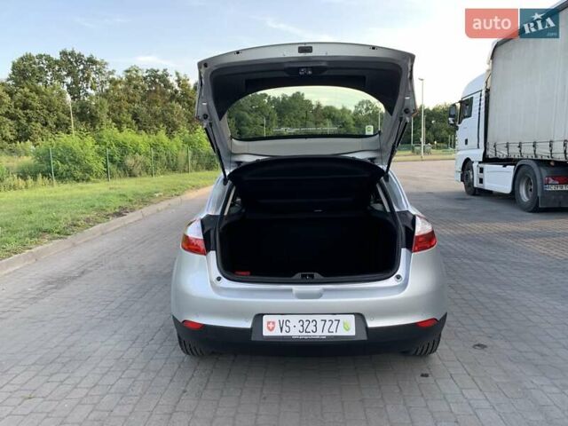 Серый Рено Меган, объемом двигателя 1.6 л и пробегом 140 тыс. км за 7300 $, фото 41 на Automoto.ua
