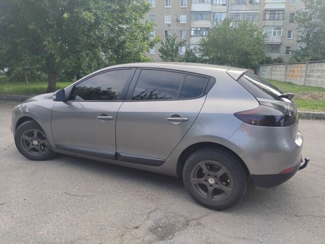 Серый Рено Меган, объемом двигателя 1.5 л и пробегом 350 тыс. км за 5700 $, фото 7 на Automoto.ua