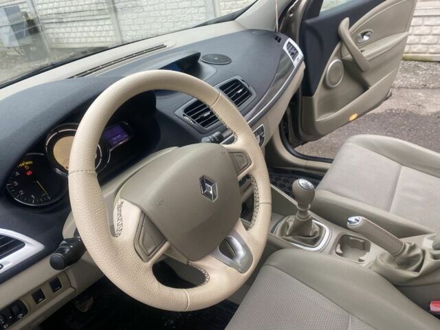 Сірий Рено Меган, об'ємом двигуна 1.5 л та пробігом 230 тис. км за 7000 $, фото 11 на Automoto.ua