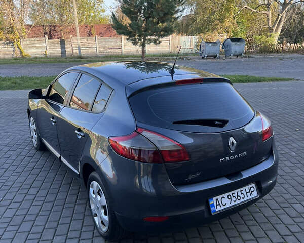 Рено Меган 2008 в Владимир-Волынский на Automoto.ua Серый Рено Меган, объемом двигателя 1.5 л и пробегом 248 тыс. км за 6100 $, фото 6 на Automoto.ua