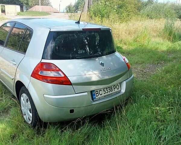 Серый Рено Меган, объемом двигателя 1.6 л и пробегом 277 тыс. км за 4600 $, фото 2 на Automoto.ua