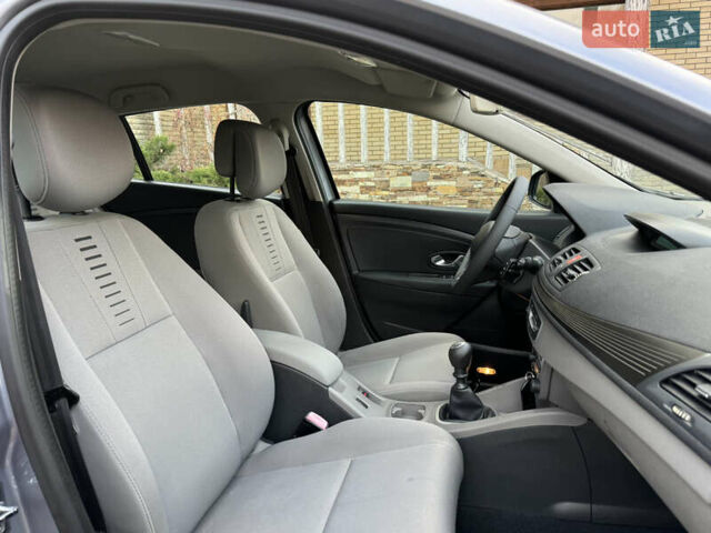 Серый Рено Меган, объемом двигателя 1.6 л и пробегом 153 тыс. км за 7650 $, фото 34 на Automoto.ua